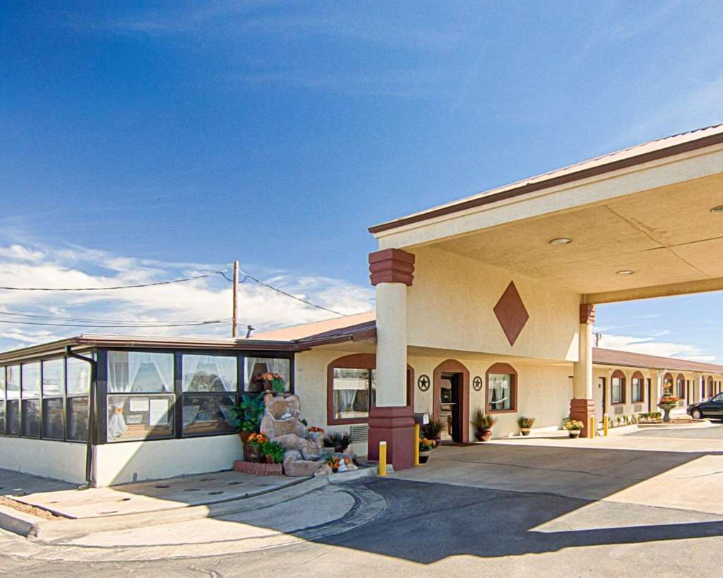 Rodeway Inn 达尔哈特 外观 照片